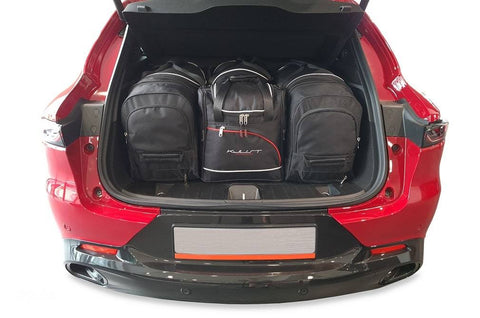 Perfekt passendes Reisetaschen-Set für ALFA ROMEO TONALE MHEV 2022+ mit 30% mehr Stauraum, bestehend aus 2 Wochenendtaschen, 1 Sporttasche und 1 Handgepäcktasche.